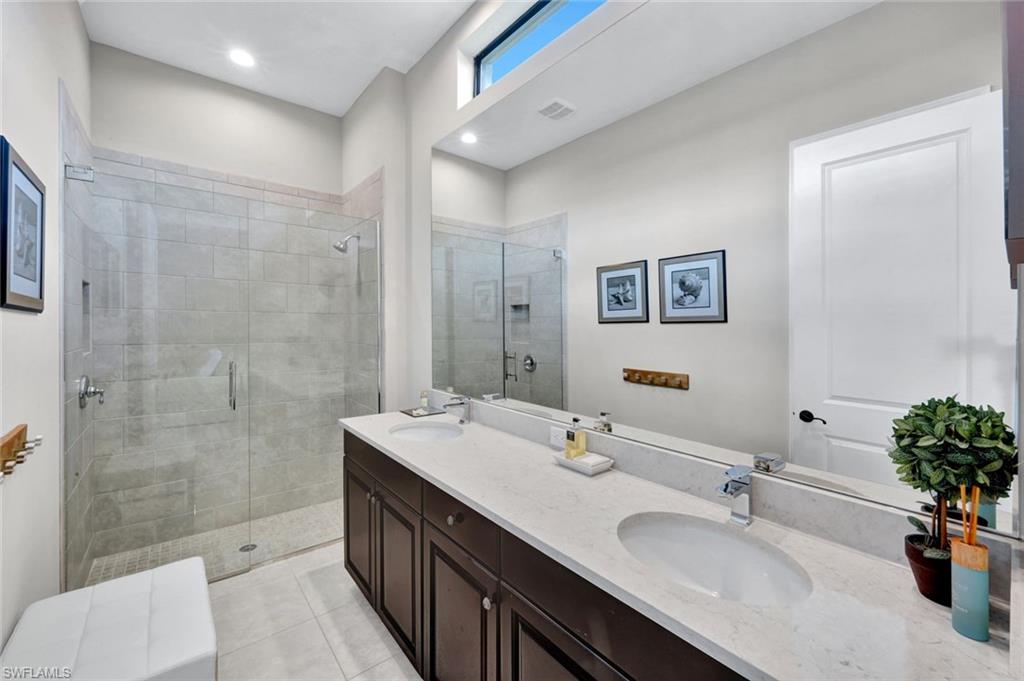 ESPLANADE - Residential