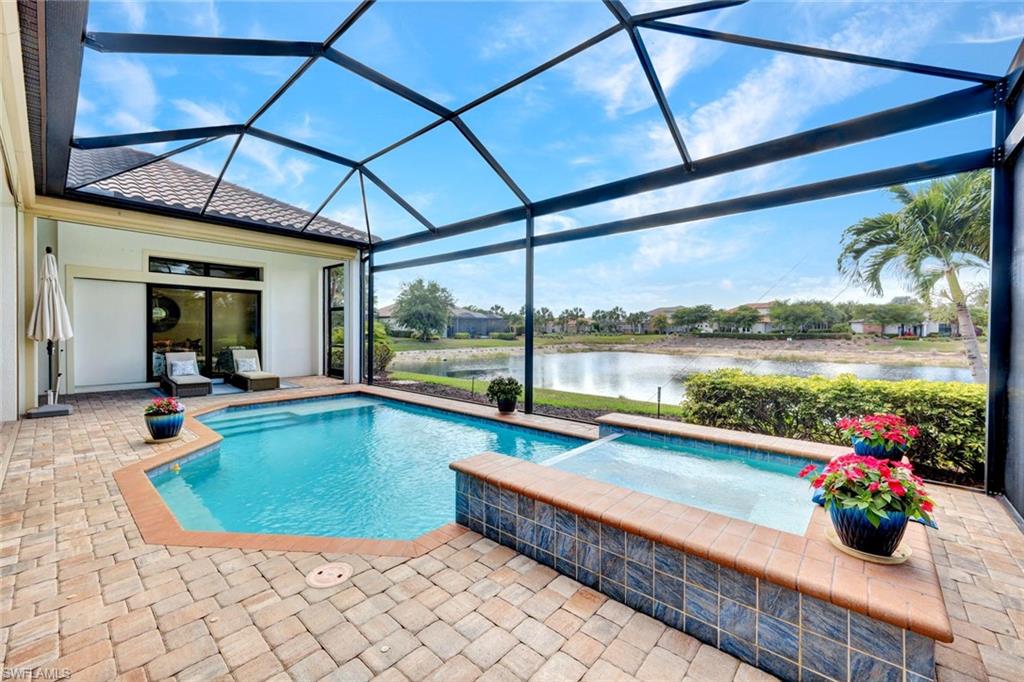 ESPLANADE - Residential