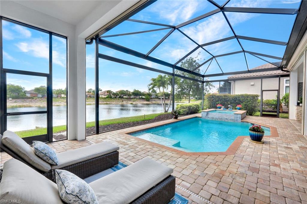 ESPLANADE - Residential