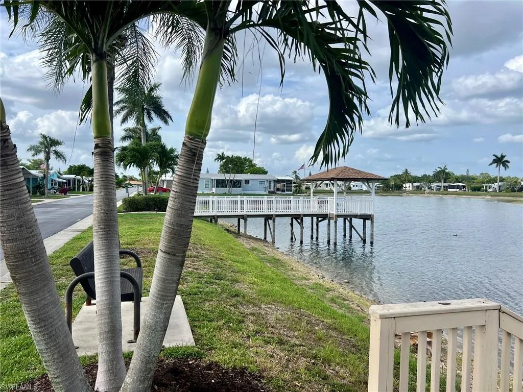 Naples, Florida 34104, United States, 2 Bedrooms Bedrooms, ,2 BathroomsBathrooms,Residential,Pending,152117