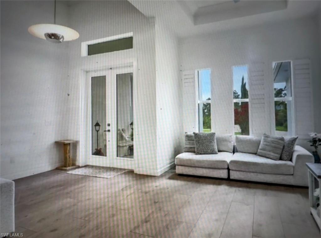 GOLDEN GATE ESTATES - Residential