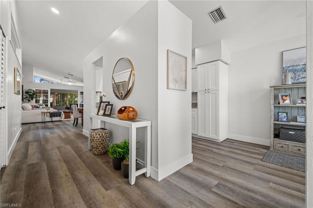 1597 Weybridge CIR 13