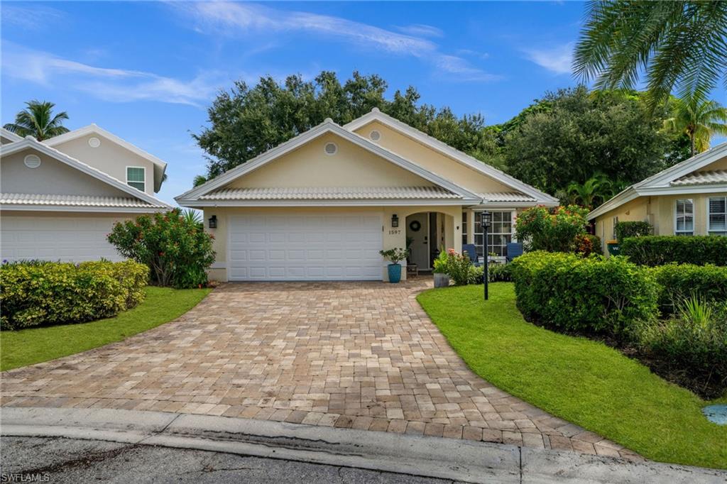 1597 Weybridge CIR 13