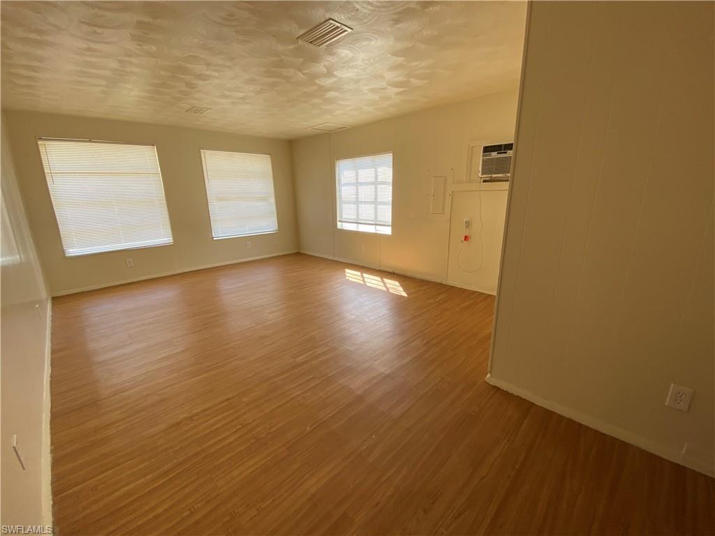 SUNCOAST ESTATES UNREC - Residential Lease