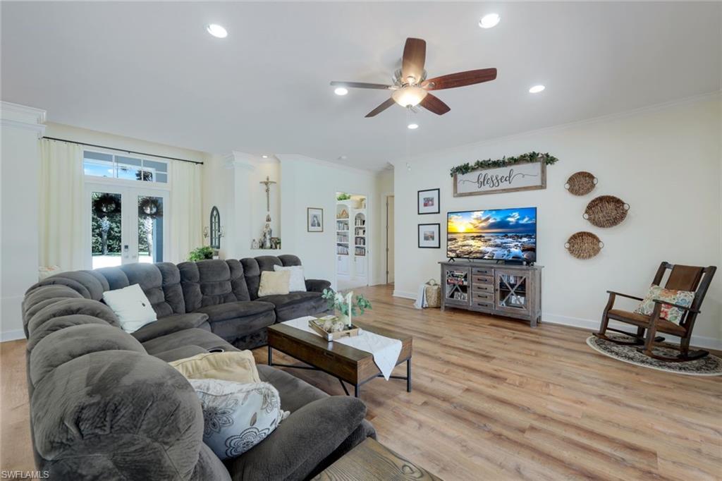 GOLDEN GATE ESTATES - Residential