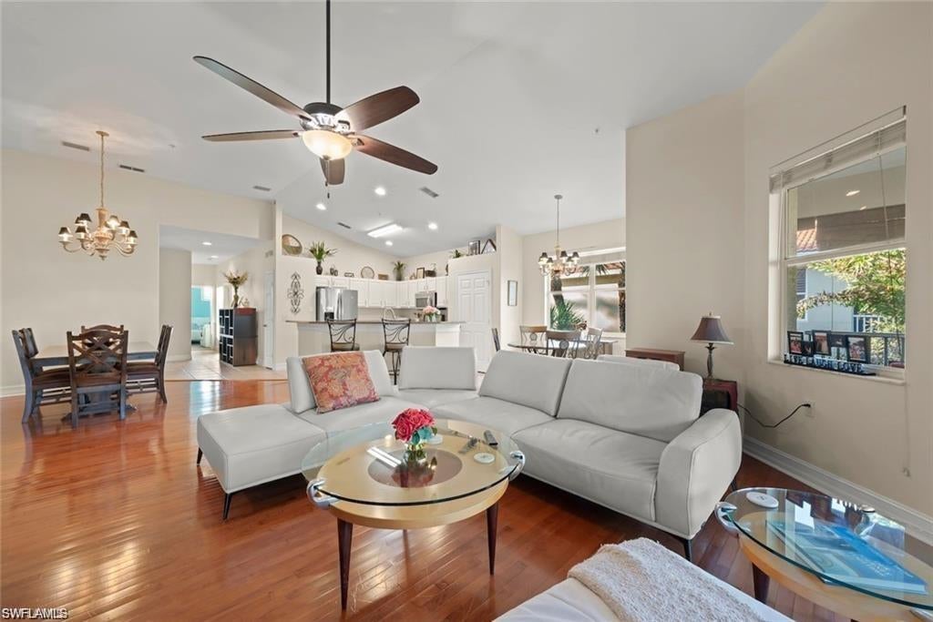 11053 Harbour Yacht CT 201