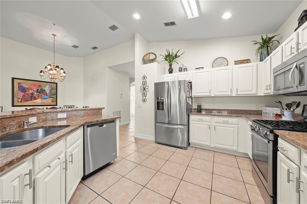 11053 Harbour Yacht CT 201