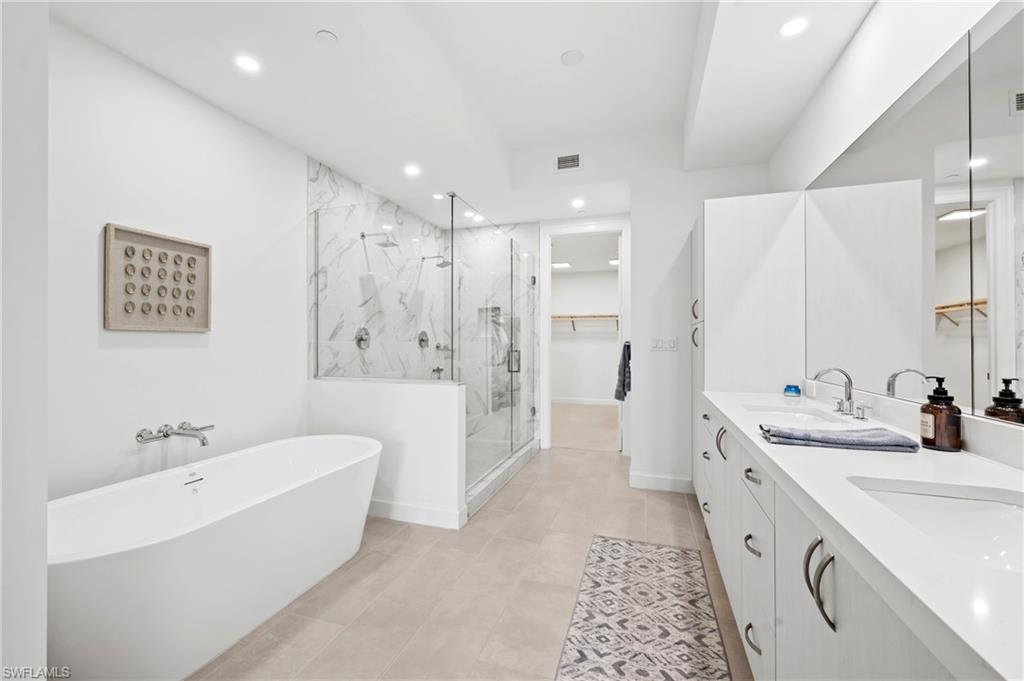 ELEVEN ELEVEN CENTRAL - Residential