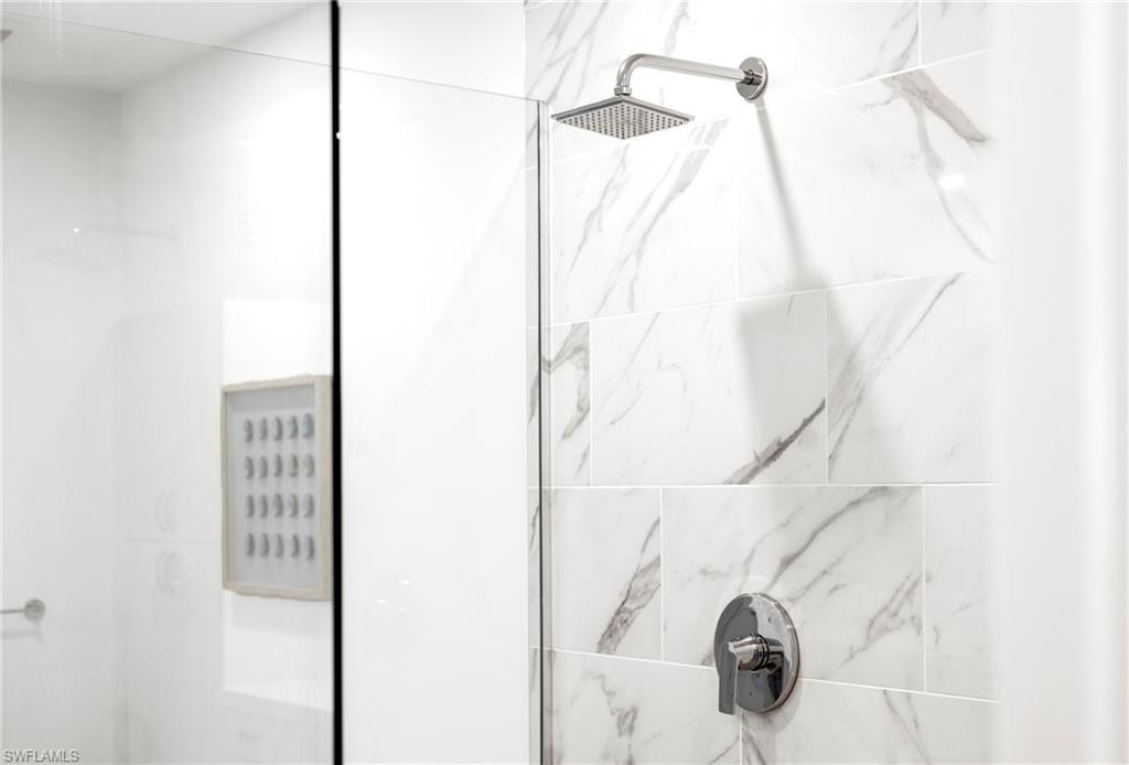 ELEVEN ELEVEN CENTRAL - Residential