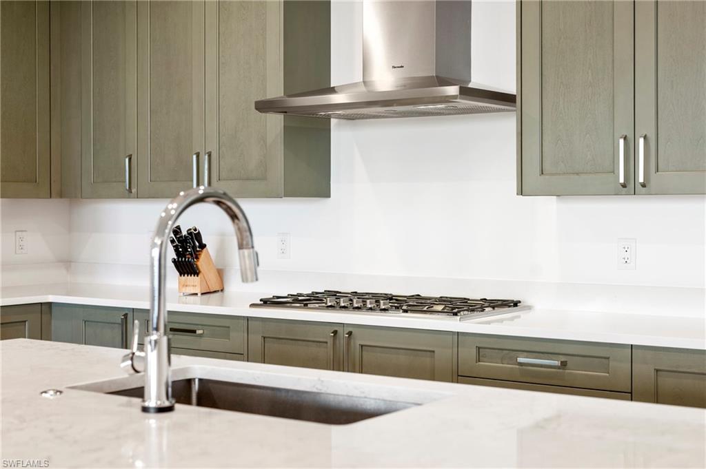 ELEVEN ELEVEN CENTRAL - Residential