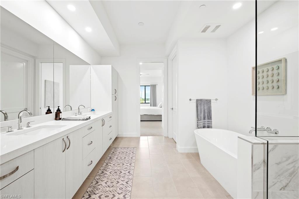 ELEVEN ELEVEN CENTRAL - Residential