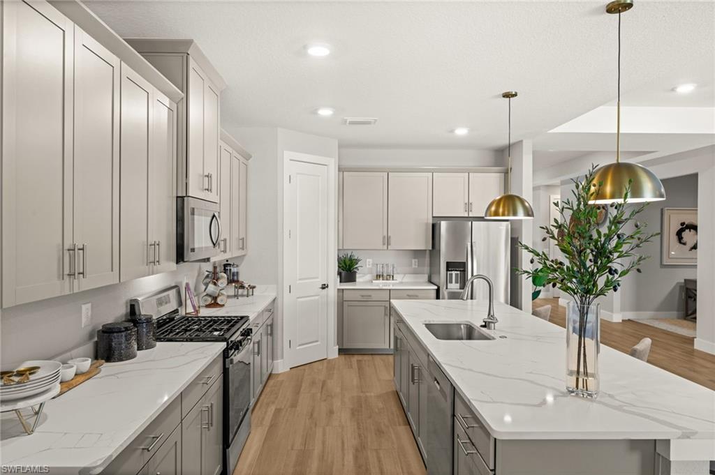 CREEKSIDE RUN - Residential