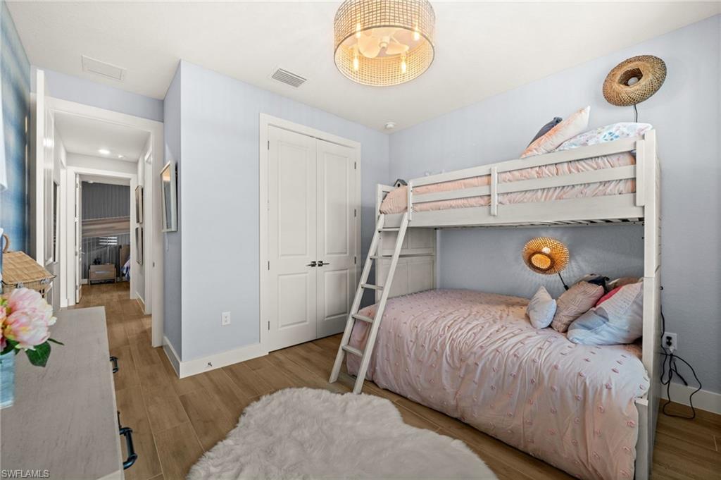 CREEKSIDE RUN - Residential