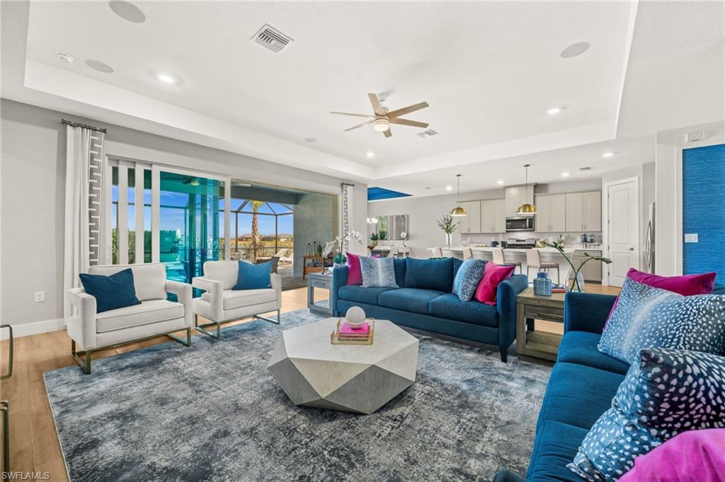 CREEKSIDE RUN - Residential