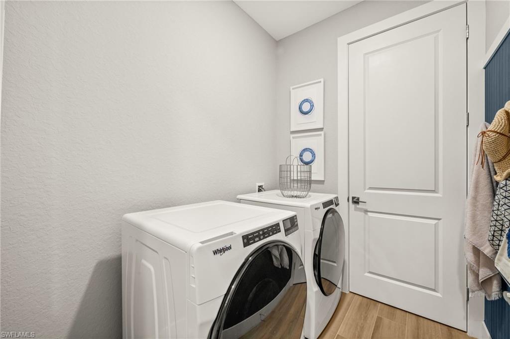 CREEKSIDE RUN - Residential