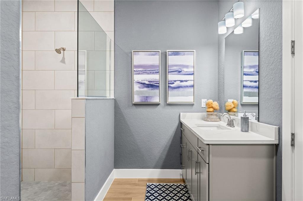 CREEKSIDE RUN - Residential