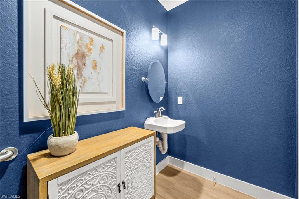 CREEKSIDE RUN - Residential