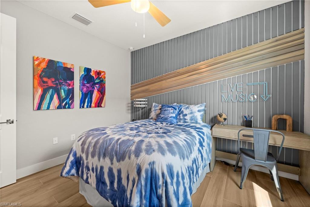 CREEKSIDE RUN - Residential