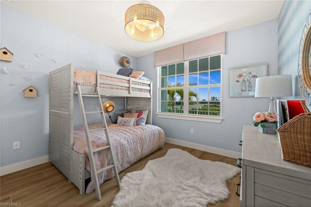 CREEKSIDE RUN - Residential