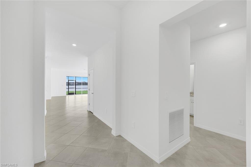 HAMPTON LAKES - Residential Lease