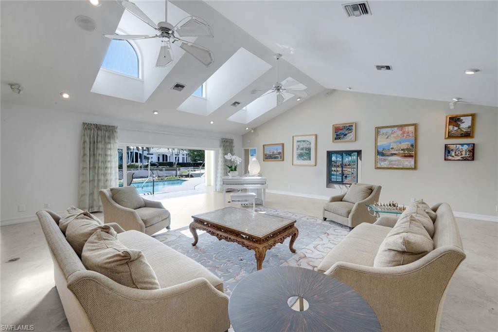 ROYAL HARBOR - Residential