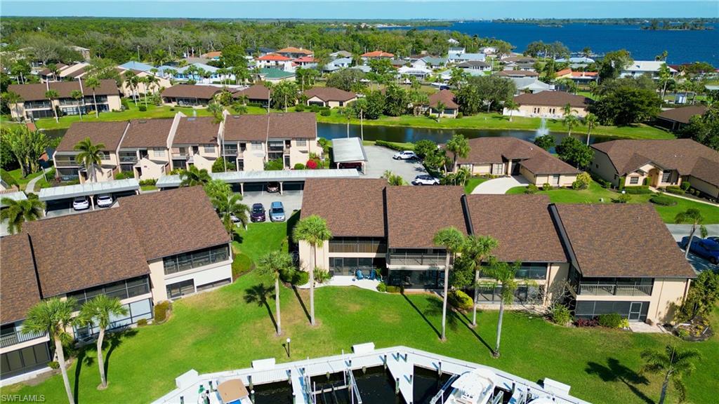 ADMIRALTY YACHT & RACQUET CLUB - Residential