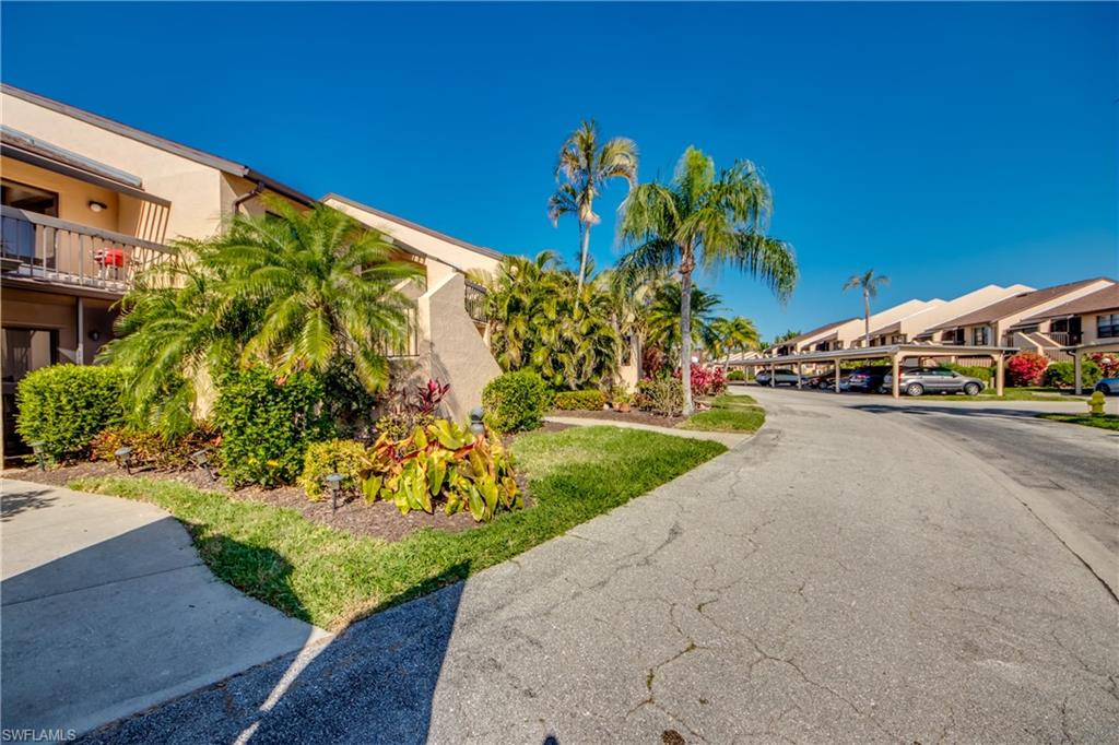 ADMIRALTY YACHT & RACQUET CLUB - Residential