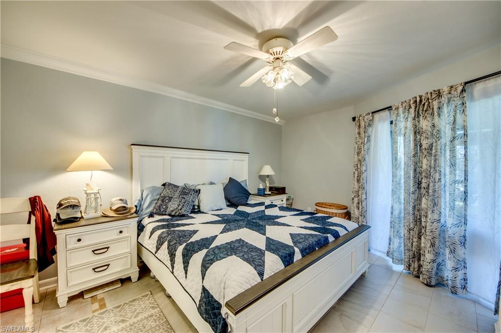 ADMIRALTY YACHT & RACQUET CLUB - Residential