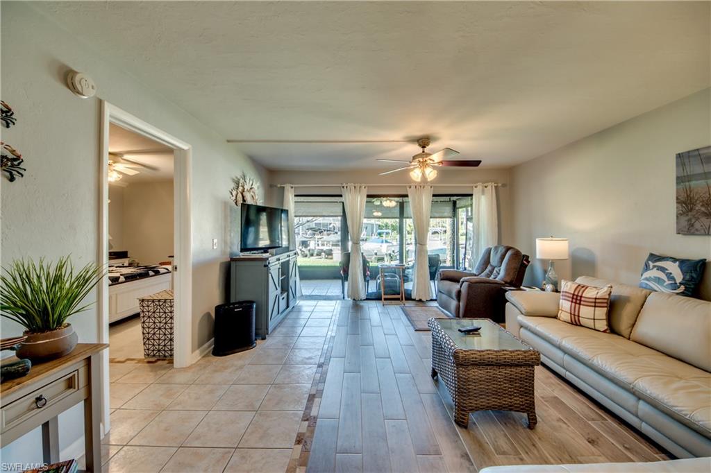 ADMIRALTY YACHT & RACQUET CLUB - Residential