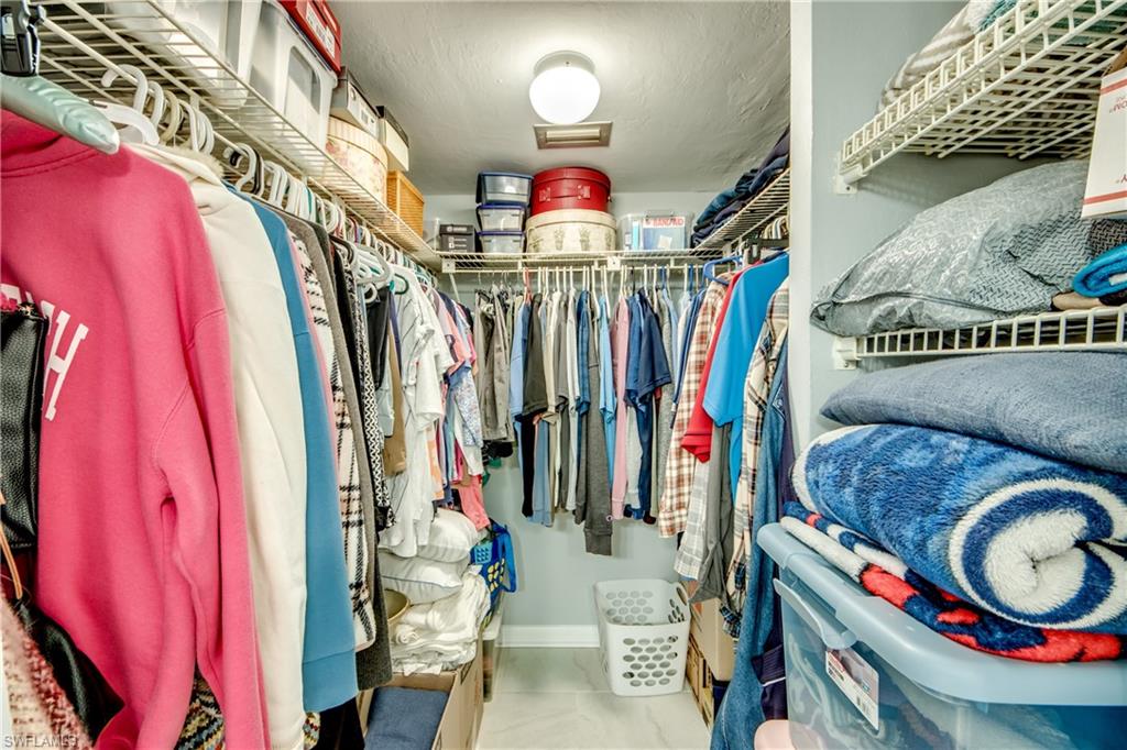 ADMIRALTY YACHT & RACQUET CLUB - Residential