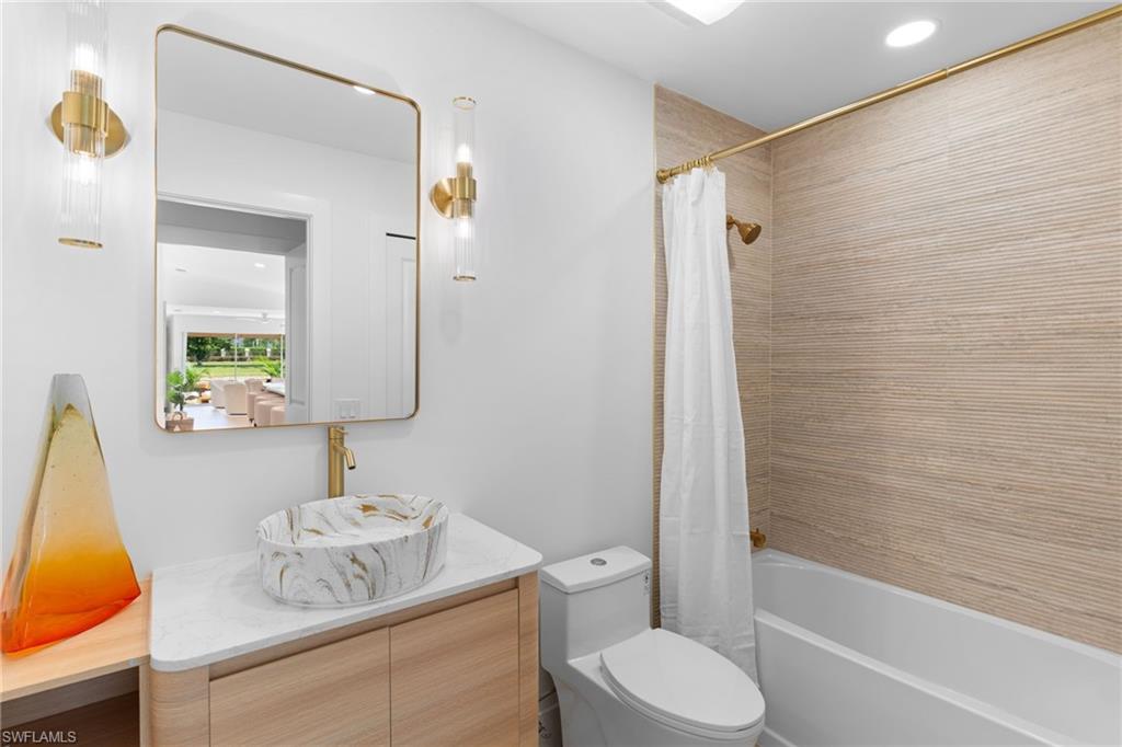 VILLAGE WALK - Residential