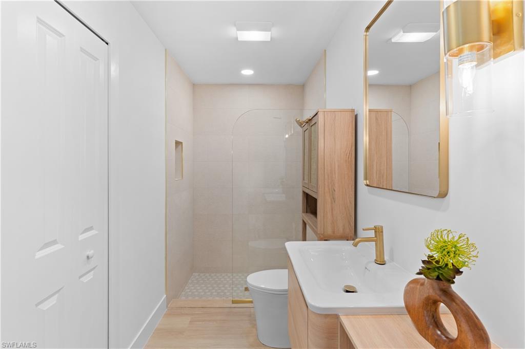 VILLAGE WALK - Residential