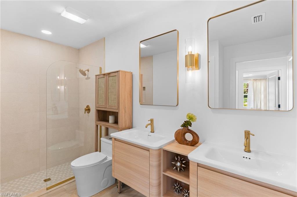 VILLAGE WALK - Residential