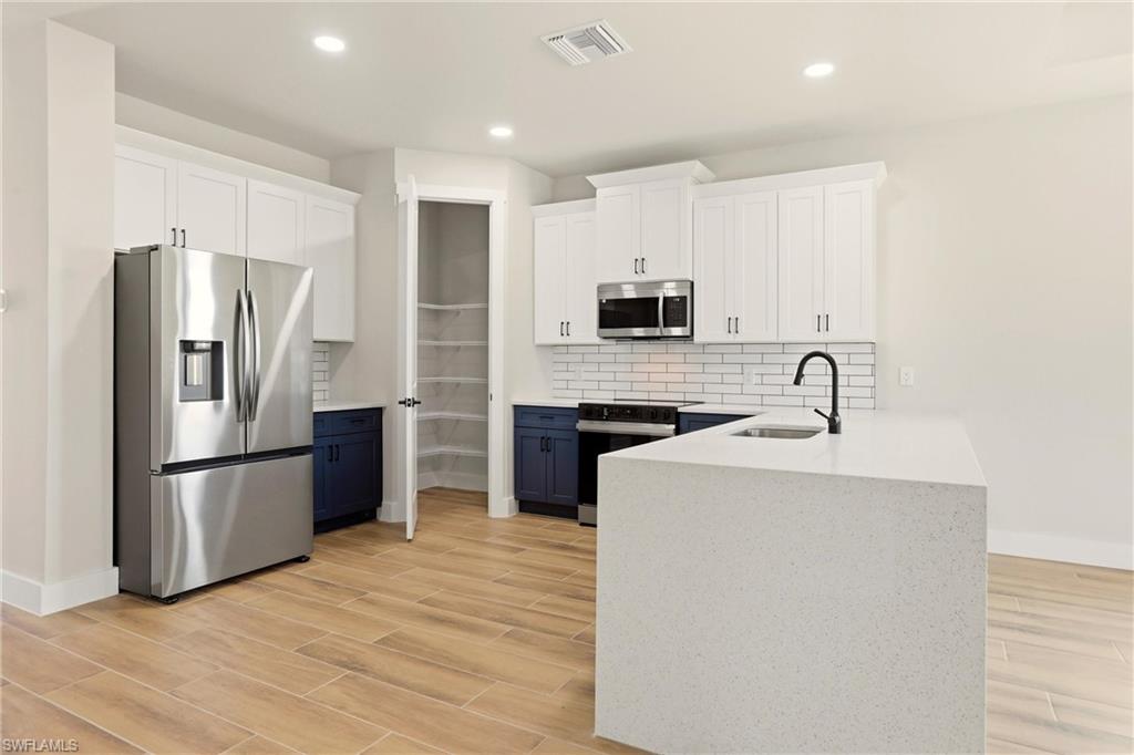 CAPE CORAL - Residential Lease