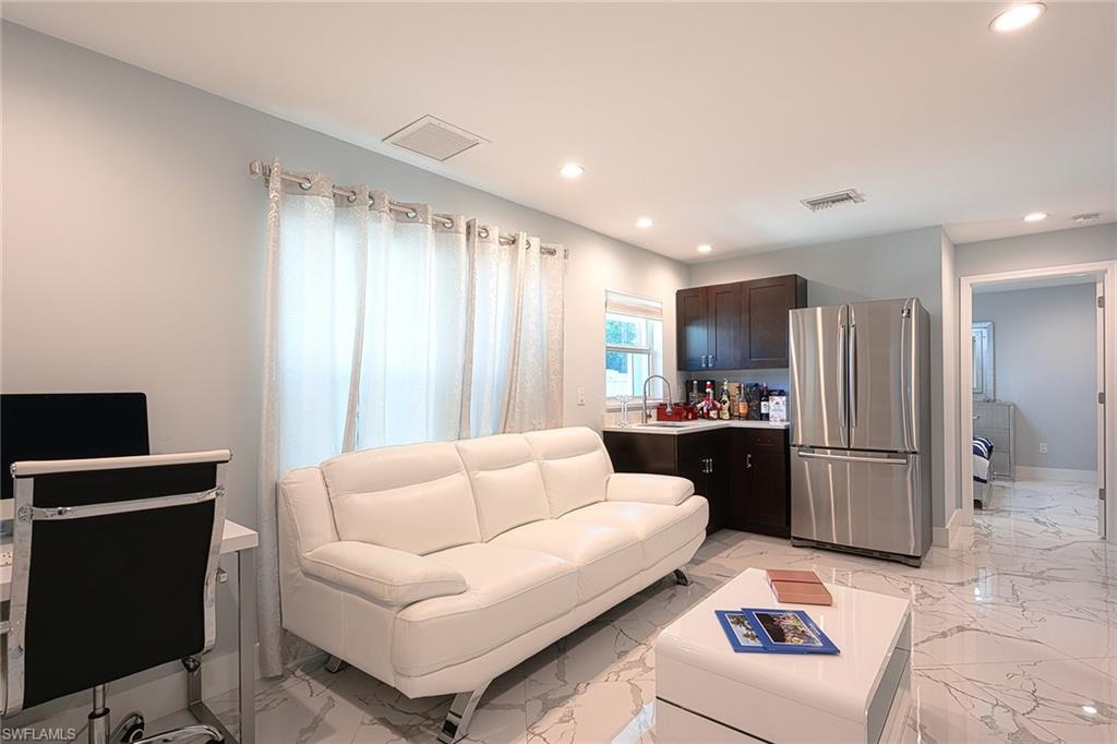 GOLDEN GATE CITY - Residential