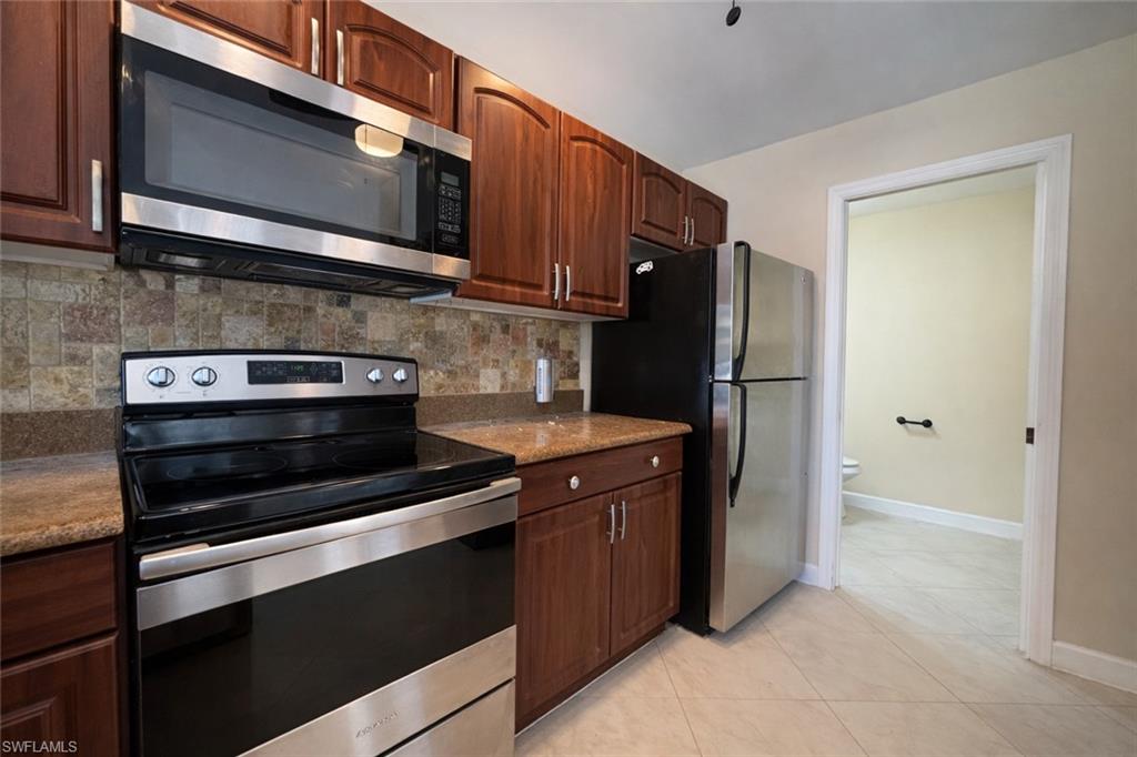 SOUTHPARK WOODS CONDO - Residential Lease