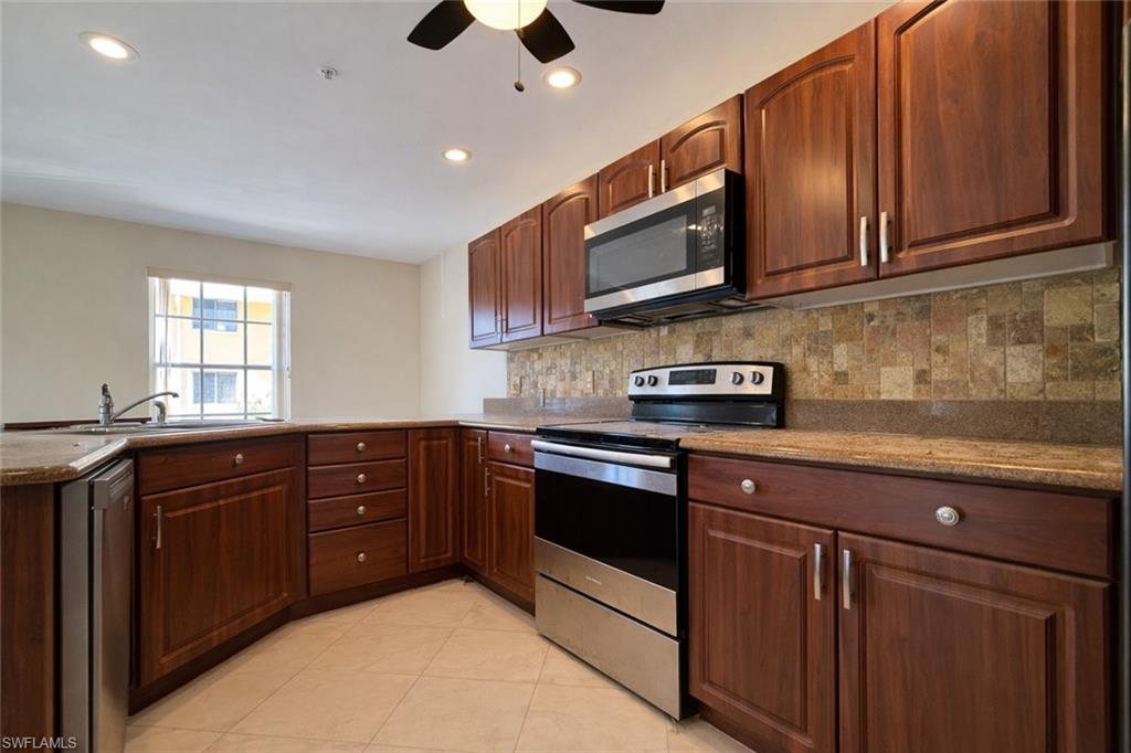 SOUTHPARK WOODS CONDO - Residential Lease