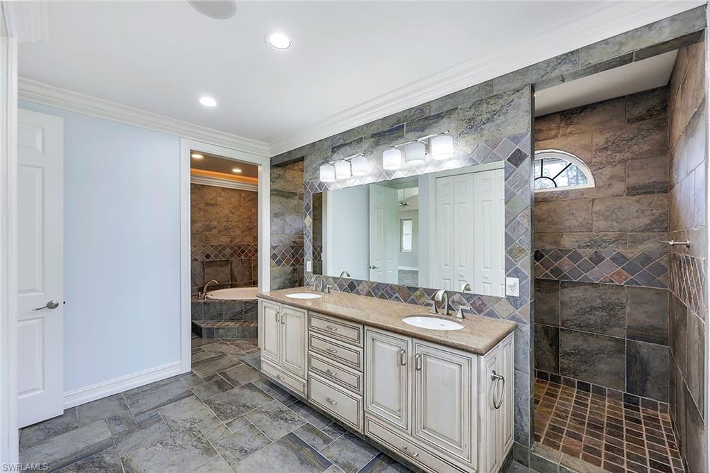 OAKES ESTATES - Residential