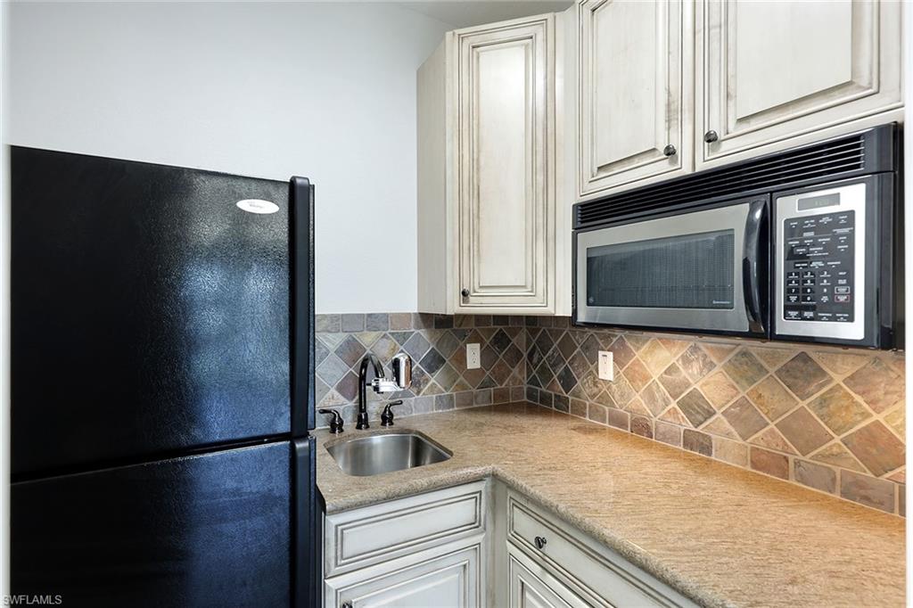 OAKES ESTATES - Residential