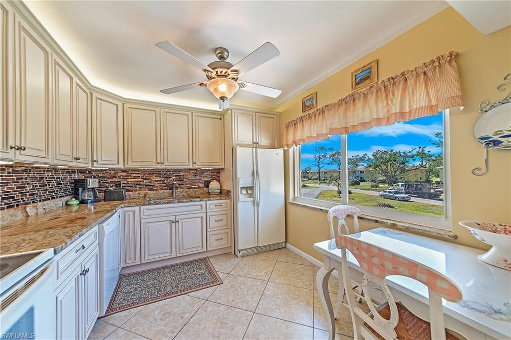 GLADES COUNTRY CLUB - Residential