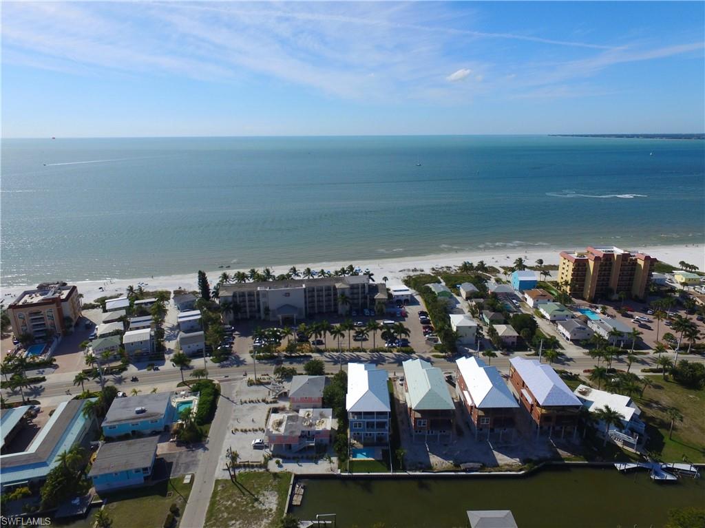 ISLAND SHORES - Residential