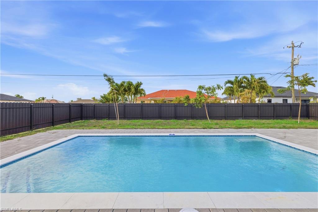 CAPE CORAL - Residential