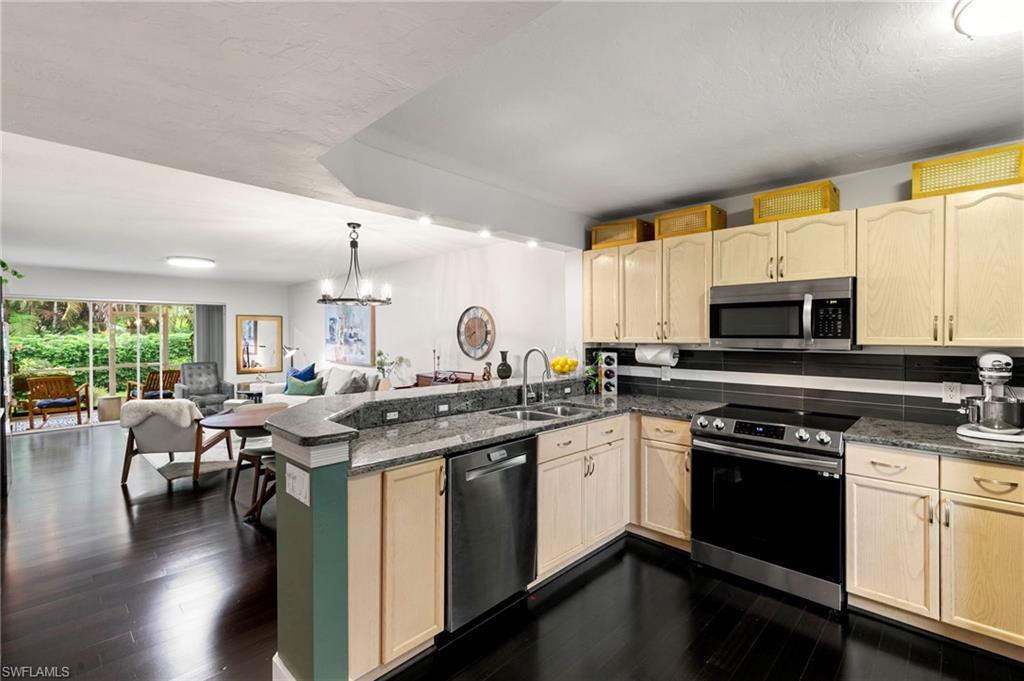 VILLAGES AT EMERALD LAKES - Residential