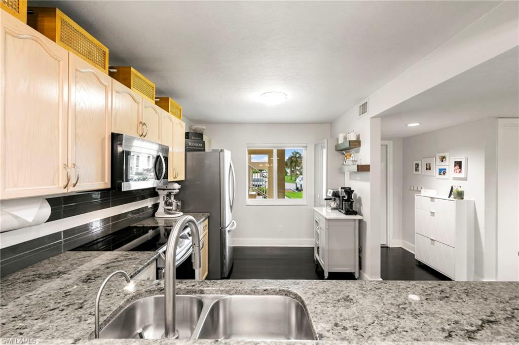 VILLAGES AT EMERALD LAKES - Residential