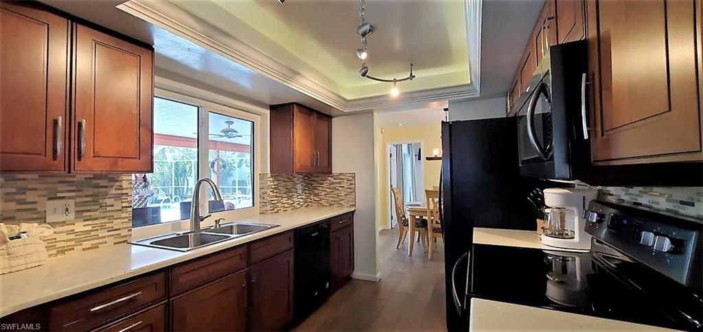 HOLIDAY HEIGHTS - Residential