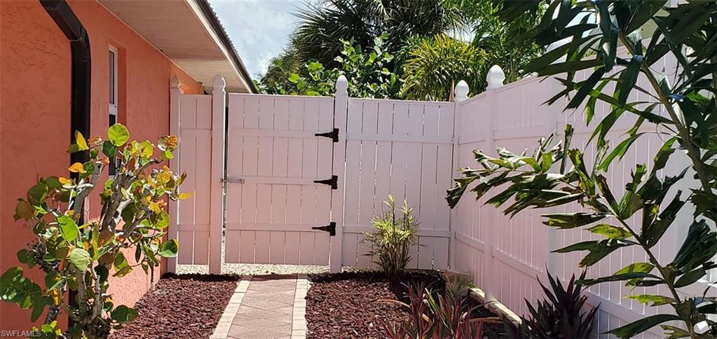 HOLIDAY HEIGHTS - Residential