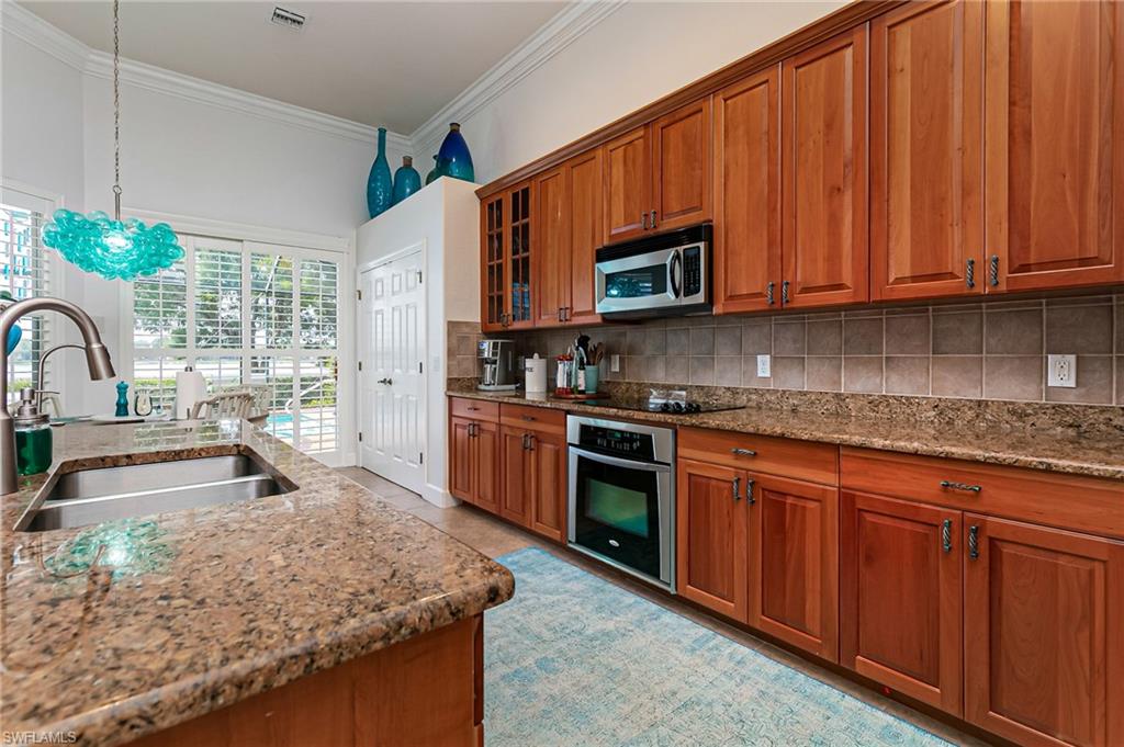 EMERSON SQUARE - Residential