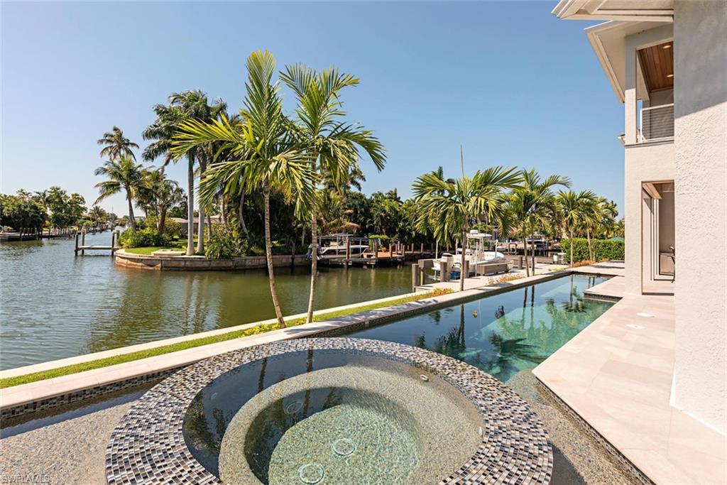 ROYAL HARBOR - Residential