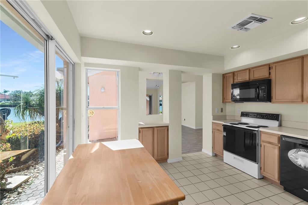 EVENINGSTAR CAY - Residential