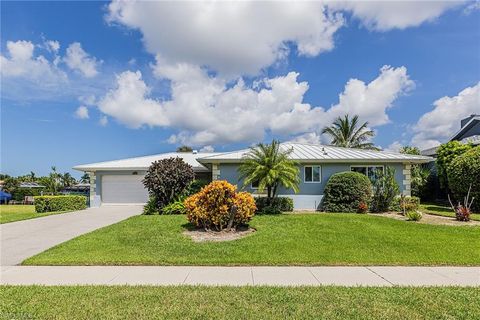 816 Manor TER MARCO ISLAND FL 34145